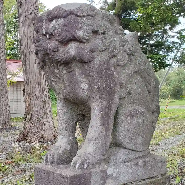 山越諏訪神社の狛犬