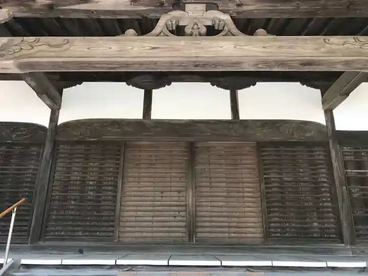 岩田寺の本殿・本堂