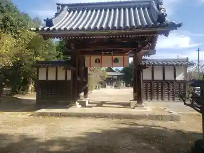 虫生神社の山門・神門