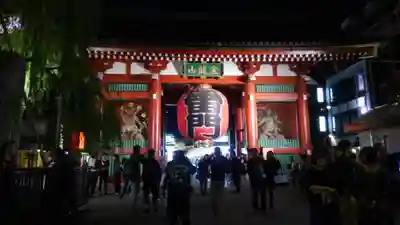 浅草寺の山門・神門