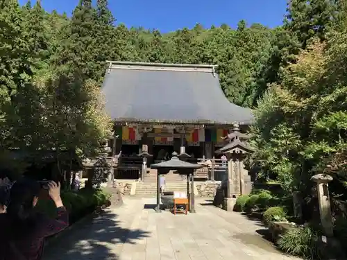 宝珠山 立石寺の本殿