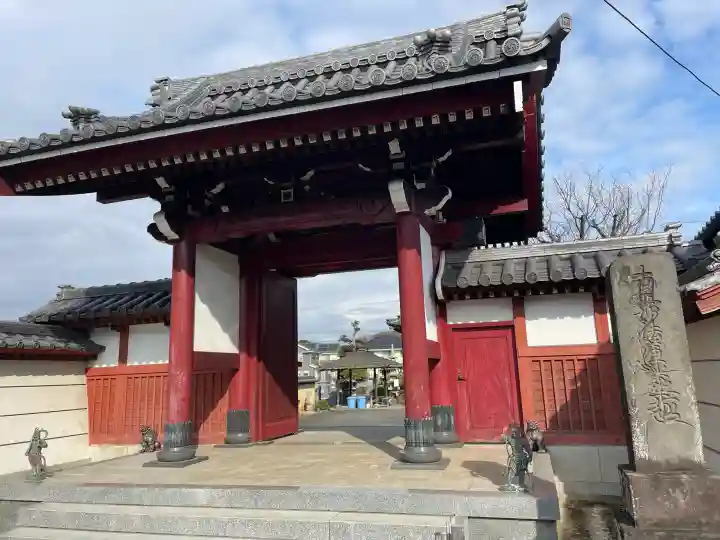眞隆寺の{uncategorized: "未分類", other: "その他", undefined: "問題あり", building: "その他建物", grave: "お墓", sacred_gate: "鳥居", guardian: "狛犬", statue: "像", buddha: "仏像", history: "歴史", nature: "自然", garden: "庭園", animal: "動物", pagoda: "塔", temizu: "手水舎", mountain_gate: "山門・神門", sanctuary: "本殿・本堂", subordinate: "末社・摂社", art: "芸術", scenery: "景色", jizo: "地蔵", ema: "絵馬", goshuin: "御朱印", omikuji: "おみくじ", items: "授与品その他", amulet: "お守り", goshuincho: "御朱印帳", eats: "食事", festival: "お祭り", votive_dance: "神楽", shichigosan: "七五三参", wedding: "結婚式", experience: "体験その他", initially: "初詣", around: "周辺", anti_infection: "感染症対策"}