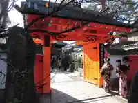 金剛寺(八坂庚申堂)の山門・神門