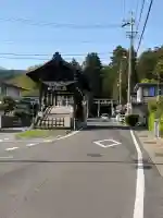 諏訪大社下社春宮の{uncategorized: "未分類", other: "その他", undefined: "問題あり", building: "その他建物", grave: "お墓", sacred_gate: "鳥居", guardian: "狛犬", statue: "像", buddha: "仏像", history: "歴史", nature: "自然", garden: "庭園", animal: "動物", pagoda: "塔", temizu: "手水舎", mountain_gate: "山門・神門", sanctuary: "本殿・本堂", subordinate: "末社・摂社", art: "芸術", scenery: "景色", jizo: "地蔵", ema: "絵馬", goshuin: "御朱印", omikuji: "おみくじ", items: "授与品その他", amulet: "お守り", goshuincho: "御朱印帳", eats: "食事", festival: "お祭り", votive_dance: "神楽", shichigosan: "七五三参", wedding: "結婚式", experience: "体験その他", initially: "初詣", around: "周辺", anti_infection: "感染症対策"}