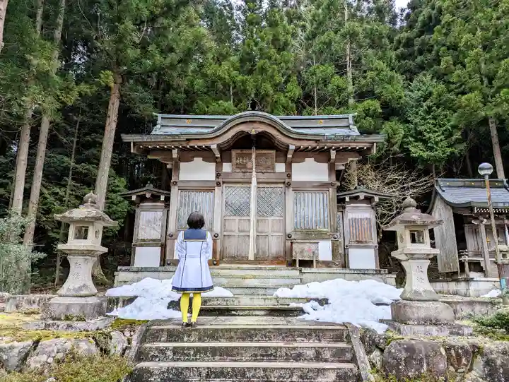 若宮八幡神社の本殿・本堂
