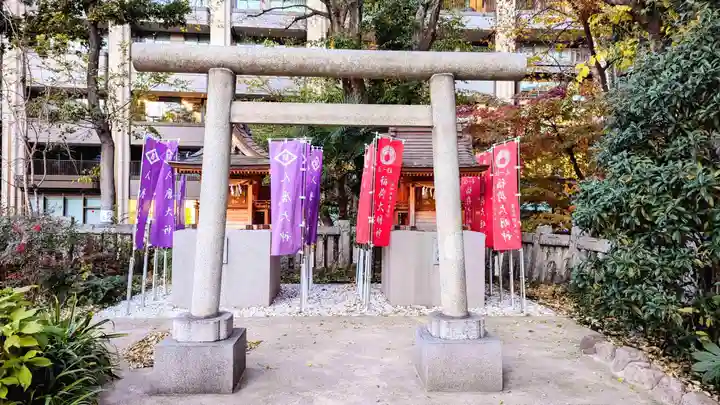 西久保八幡神社の鳥居
