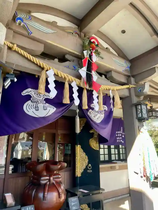 大鳥神社の{uncategorized: "未分類", other: "その他", undefined: "問題あり", building: "その他建物", grave: "お墓", sacred_gate: "鳥居", guardian: "狛犬", statue: "像", buddha: "仏像", history: "歴史", nature: "自然", garden: "庭園", animal: "動物", pagoda: "塔", temizu: "手水舎", mountain_gate: "山門・神門", sanctuary: "本殿・本堂", subordinate: "末社・摂社", art: "芸術", scenery: "景色", jizo: "地蔵", ema: "絵馬", goshuin: "御朱印", omikuji: "おみくじ", items: "授与品その他", amulet: "お守り", goshuincho: "御朱印帳", eats: "食事", festival: "お祭り", votive_dance: "神楽", shichigosan: "七五三参", wedding: "結婚式", experience: "体験その他", initially: "初詣", around: "周辺", anti_infection: "感染症対策"}