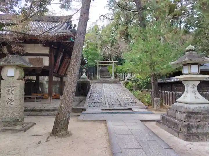 今宮神社の{uncategorized: "未分類", other: "その他", undefined: "問題あり", building: "その他建物", grave: "お墓", sacred_gate: "鳥居", guardian: "狛犬", statue: "像", buddha: "仏像", history: "歴史", nature: "自然", garden: "庭園", animal: "動物", pagoda: "塔", temizu: "手水舎", mountain_gate: "山門・神門", sanctuary: "本殿・本堂", subordinate: "末社・摂社", art: "芸術", scenery: "景色", jizo: "地蔵", ema: "絵馬", goshuin: "御朱印", omikuji: "おみくじ", items: "授与品その他", amulet: "お守り", goshuincho: "御朱印帳", eats: "食事", festival: "お祭り", votive_dance: "神楽", shichigosan: "七五三参", wedding: "結婚式", experience: "体験その他", initially: "初詣", around: "周辺", anti_infection: "感染症対策"}