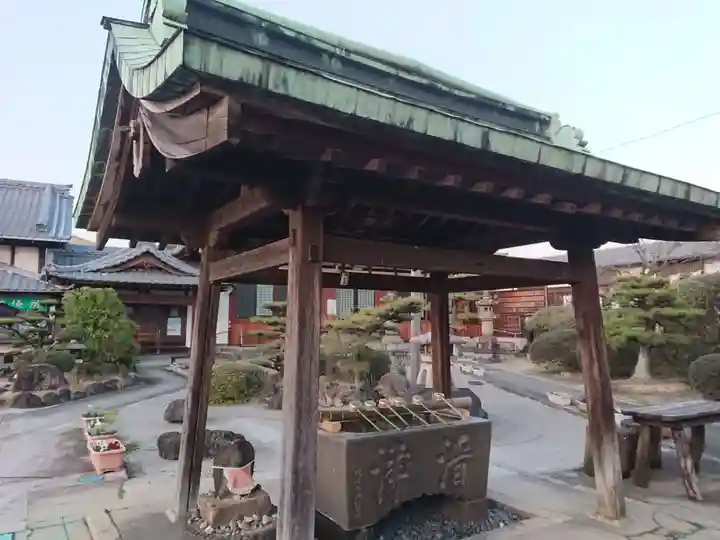 常福寺の手水舎