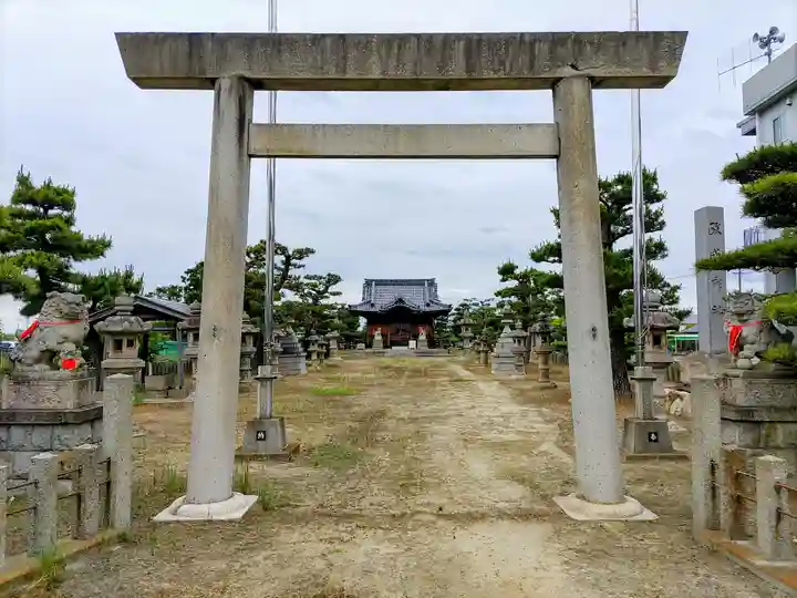 新政成神社の鳥居