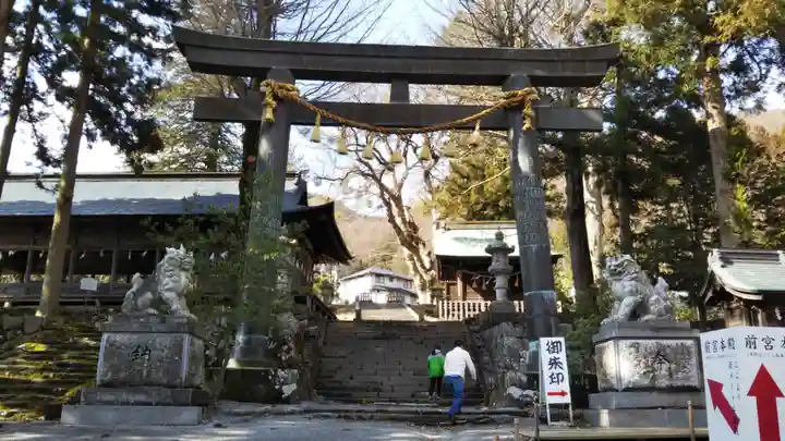 諏訪大社上社前宮の鳥居