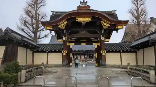 東本願寺（真宗本廟）の山門・神門