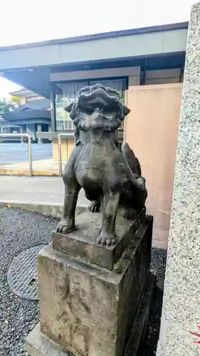 白金氷川神社の狛犬