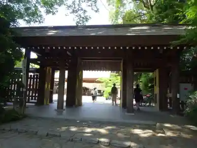 阿佐ヶ谷神明宮の山門・神門