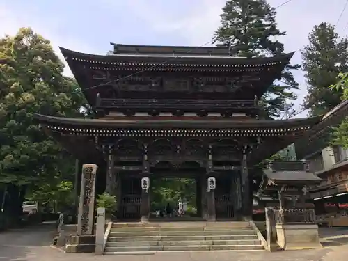 華厳寺の山門