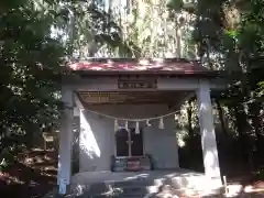 諏訪神社の本殿