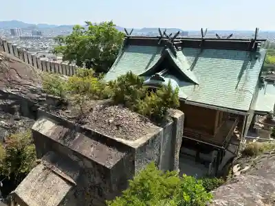 生石神社の{uncategorized: "未分類", other: "その他", undefined: "問題あり", building: "その他建物", grave: "お墓", sacred_gate: "鳥居", guardian: "狛犬", statue: "像", buddha: "仏像", history: "歴史", nature: "自然", garden: "庭園", animal: "動物", pagoda: "塔", temizu: "手水舎", mountain_gate: "山門・神門", sanctuary: "本殿・本堂", subordinate: "末社・摂社", art: "芸術", scenery: "景色", jizo: "地蔵", ema: "絵馬", goshuin: "御朱印", omikuji: "おみくじ", items: "授与品その他", amulet: "お守り", goshuincho: "御朱印帳", eats: "食事", festival: "お祭り", votive_dance: "神楽", shichigosan: "七五三参", wedding: "結婚式", experience: "体験その他", initially: "初詣", around: "周辺", anti_infection: "感染症対策"}