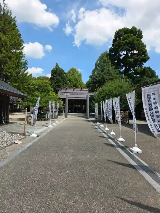 射水神社の{uncategorized: "未分類", other: "その他", undefined: "問題あり", building: "その他建物", grave: "お墓", sacred_gate: "鳥居", guardian: "狛犬", statue: "像", buddha: "仏像", history: "歴史", nature: "自然", garden: "庭園", animal: "動物", pagoda: "塔", temizu: "手水舎", mountain_gate: "山門・神門", sanctuary: "本殿・本堂", subordinate: "末社・摂社", art: "芸術", scenery: "景色", jizo: "地蔵", ema: "絵馬", goshuin: "御朱印", omikuji: "おみくじ", items: "授与品その他", amulet: "お守り", goshuincho: "御朱印帳", eats: "食事", festival: "お祭り", votive_dance: "神楽", shichigosan: "七五三参", wedding: "結婚式", experience: "体験その他", initially: "初詣", around: "周辺", anti_infection: "感染症対策"}