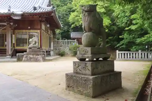 新宮神社の狛犬