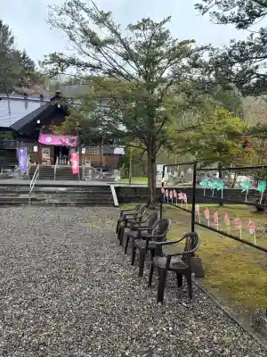 相馬妙見宮　大上川神社の{uncategorized: "未分類", other: "その他", undefined: "問題あり", building: "その他建物", grave: "お墓", sacred_gate: "鳥居", guardian: "狛犬", statue: "像", buddha: "仏像", history: "歴史", nature: "自然", garden: "庭園", animal: "動物", pagoda: "塔", temizu: "手水舎", mountain_gate: "山門・神門", sanctuary: "本殿・本堂", subordinate: "末社・摂社", art: "芸術", scenery: "景色", jizo: "地蔵", ema: "絵馬", goshuin: "御朱印", omikuji: "おみくじ", items: "授与品その他", amulet: "お守り", goshuincho: "御朱印帳", eats: "食事", festival: "お祭り", votive_dance: "神楽", shichigosan: "七五三参", wedding: "結婚式", experience: "体験その他", initially: "初詣", around: "周辺", anti_infection: "感染症対策"}