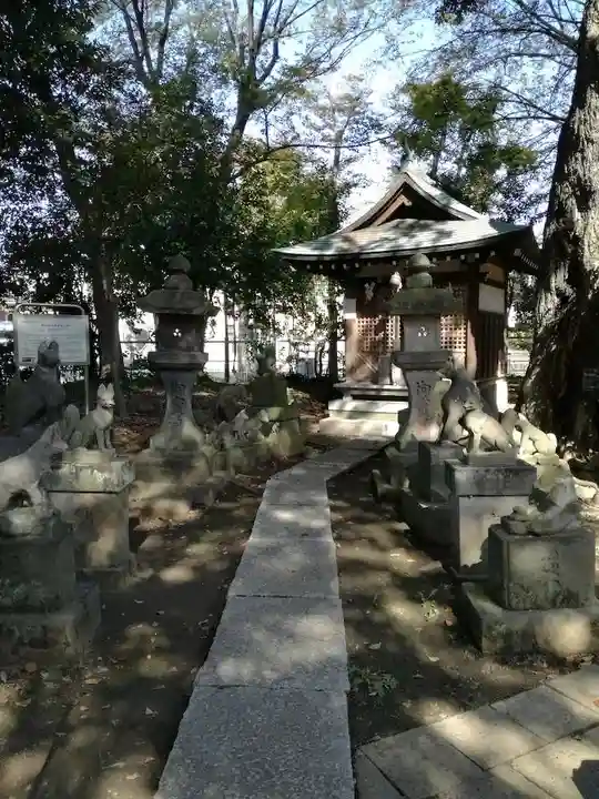 半田稲荷神社の末社・摂社