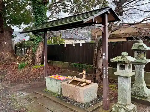 中川八幡神社の手水舎