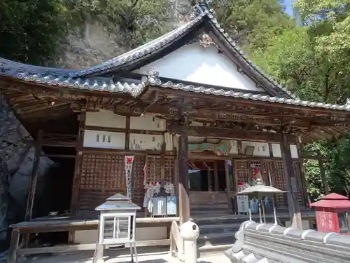 弥谷寺の本殿・本堂