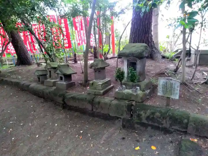 亀岡八幡宮(亀岡八幡神社)の末社・摂社