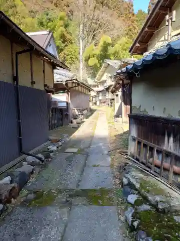 天津神社の{uncategorized: "未分類", other: "その他", undefined: "問題あり", building: "その他建物", grave: "お墓", sacred_gate: "鳥居", guardian: "狛犬", statue: "像", buddha: "仏像", history: "歴史", nature: "自然", garden: "庭園", animal: "動物", pagoda: "塔", temizu: "手水舎", mountain_gate: "山門・神門", sanctuary: "本殿・本堂", subordinate: "末社・摂社", art: "芸術", scenery: "景色", jizo: "地蔵", ema: "絵馬", goshuin: "御朱印", omikuji: "おみくじ", items: "授与品その他", amulet: "お守り", goshuincho: "御朱印帳", eats: "食事", festival: "お祭り", votive_dance: "神楽", shichigosan: "七五三参", wedding: "結婚式", experience: "体験その他", initially: "初詣", around: "周辺", anti_infection: "感染症対策"}