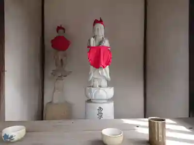 祠（地蔵）の地蔵