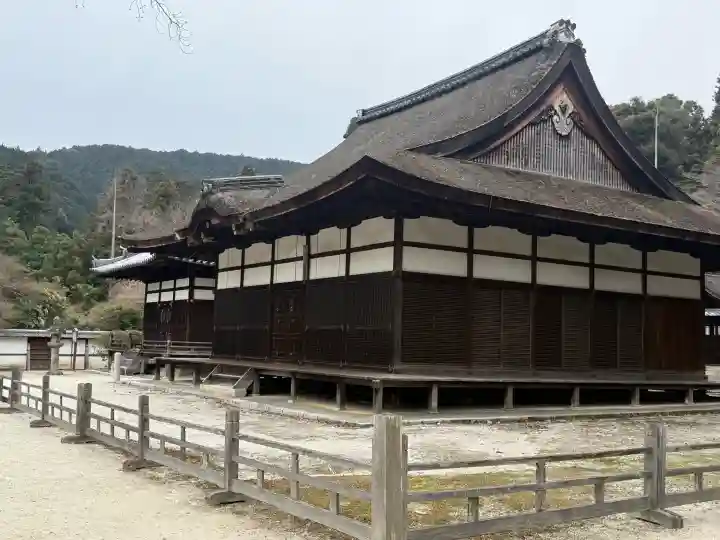 園城寺(三井寺)の{uncategorized: "未分類", other: "その他", undefined: "問題あり", building: "その他建物", grave: "お墓", sacred_gate: "鳥居", guardian: "狛犬", statue: "像", buddha: "仏像", history: "歴史", nature: "自然", garden: "庭園", animal: "動物", pagoda: "塔", temizu: "手水舎", mountain_gate: "山門・神門", sanctuary: "本殿・本堂", subordinate: "末社・摂社", art: "芸術", scenery: "景色", jizo: "地蔵", ema: "絵馬", goshuin: "御朱印", omikuji: "おみくじ", items: "授与品その他", amulet: "お守り", goshuincho: "御朱印帳", eats: "食事", festival: "お祭り", votive_dance: "神楽", shichigosan: "七五三参", wedding: "結婚式", experience: "体験その他", initially: "初詣", around: "周辺", anti_infection: "感染症対策"}