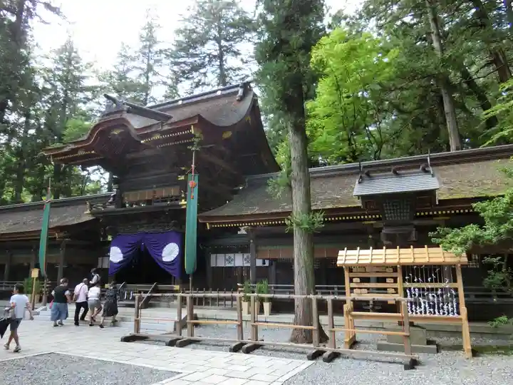 諏訪大社下社春宮の本殿・本堂