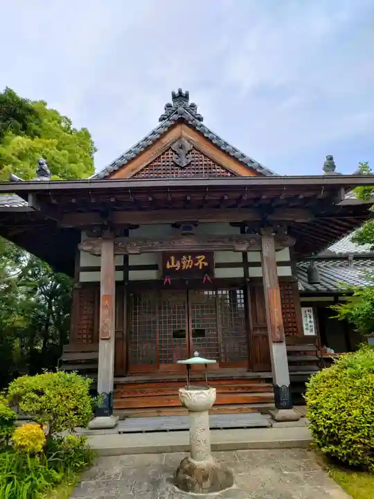 大学院の本殿・本堂