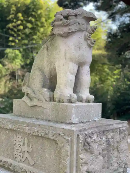 素鵞神社の狛犬