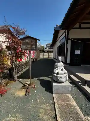 薬師如来堂の{uncategorized: "未分類", other: "その他", undefined: "問題あり", building: "その他建物", grave: "お墓", sacred_gate: "鳥居", guardian: "狛犬", statue: "像", buddha: "仏像", history: "歴史", nature: "自然", garden: "庭園", animal: "動物", pagoda: "塔", temizu: "手水舎", mountain_gate: "山門・神門", sanctuary: "本殿・本堂", subordinate: "末社・摂社", art: "芸術", scenery: "景色", jizo: "地蔵", ema: "絵馬", goshuin: "御朱印", omikuji: "おみくじ", items: "授与品その他", amulet: "お守り", goshuincho: "御朱印帳", eats: "食事", festival: "お祭り", votive_dance: "神楽", shichigosan: "七五三参", wedding: "結婚式", experience: "体験その他", initially: "初詣", around: "周辺", anti_infection: "感染症対策"}
