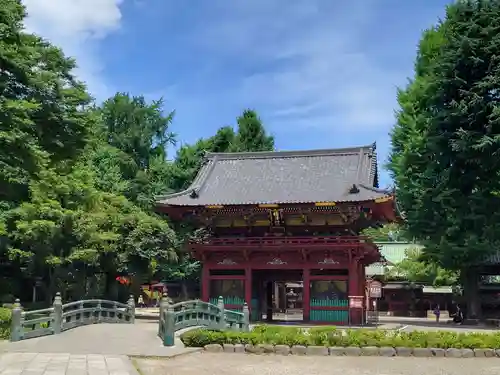 根津神社の山門・神門