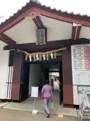 日枝神社の山門