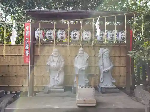 中野沼袋氷川神社の像