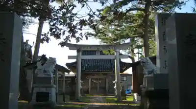 諏訪神社の鳥居