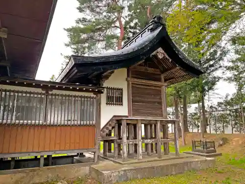 止々井神社の本殿