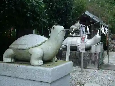 磐裂根裂神社の狛犬