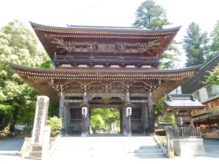 華厳寺の山門・神門