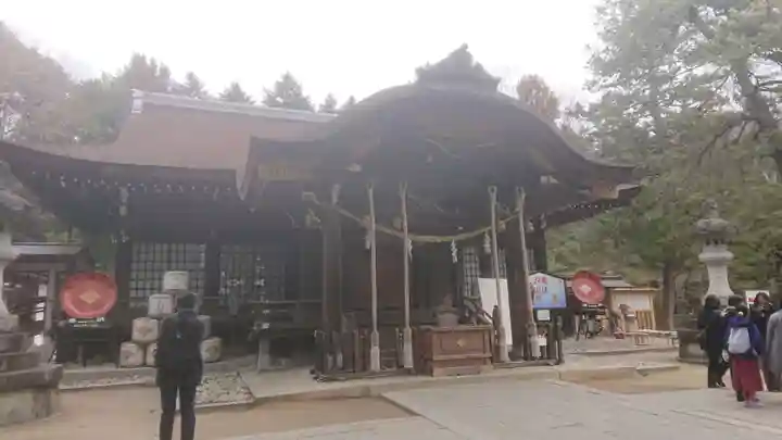 武田神社の本殿・本堂