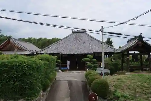 盛安寺の本殿