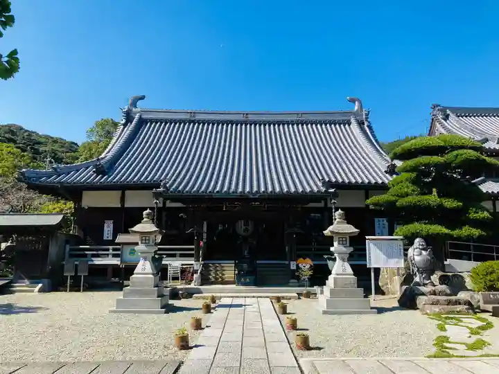 護国寺の本殿・本堂