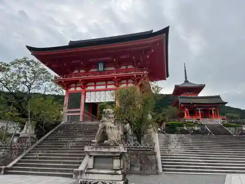 清水寺の山門・神門