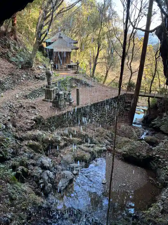星谷寺(星の岩屋)(徳島県)