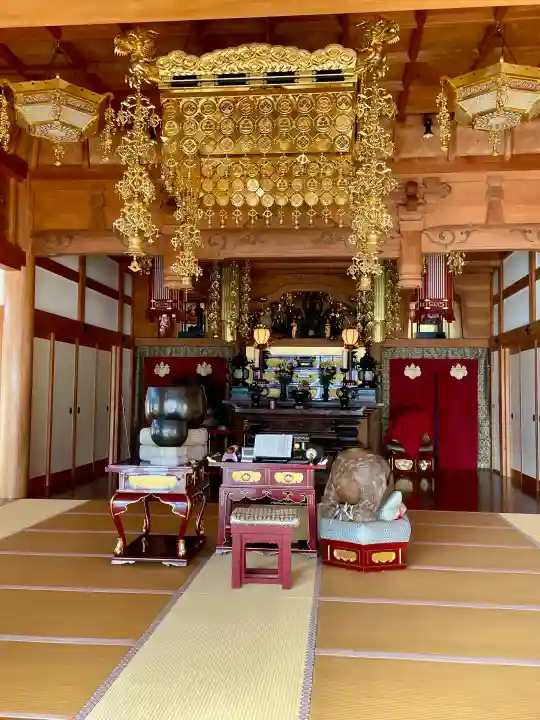 徳林寺の{uncategorized: "未分類", other: "その他", undefined: "問題あり", building: "その他建物", grave: "お墓", sacred_gate: "鳥居", guardian: "狛犬", statue: "像", buddha: "仏像", history: "歴史", nature: "自然", garden: "庭園", animal: "動物", pagoda: "塔", temizu: "手水舎", mountain_gate: "山門・神門", sanctuary: "本殿・本堂", subordinate: "末社・摂社", art: "芸術", scenery: "景色", jizo: "地蔵", ema: "絵馬", goshuin: "御朱印", omikuji: "おみくじ", items: "授与品その他", amulet: "お守り", goshuincho: "御朱印帳", eats: "食事", festival: "お祭り", votive_dance: "神楽", shichigosan: "七五三参", wedding: "結婚式", experience: "体験その他", initially: "初詣", around: "周辺", anti_infection: "感染症対策"}