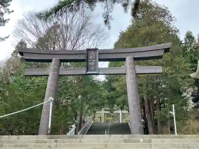 函館八幡宮の{uncategorized: "未分類", other: "その他", undefined: "問題あり", building: "その他建物", grave: "お墓", sacred_gate: "鳥居", guardian: "狛犬", statue: "像", buddha: "仏像", history: "歴史", nature: "自然", garden: "庭園", animal: "動物", pagoda: "塔", temizu: "手水舎", mountain_gate: "山門・神門", sanctuary: "本殿・本堂", subordinate: "末社・摂社", art: "芸術", scenery: "景色", jizo: "地蔵", ema: "絵馬", goshuin: "御朱印", omikuji: "おみくじ", items: "授与品その他", amulet: "お守り", goshuincho: "御朱印帳", eats: "食事", festival: "お祭り", votive_dance: "神楽", shichigosan: "七五三参", wedding: "結婚式", experience: "体験その他", initially: "初詣", around: "周辺", anti_infection: "感染症対策"}