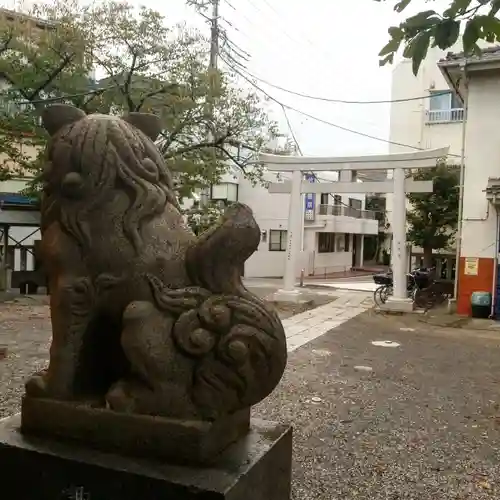 諏訪神社の狛犬